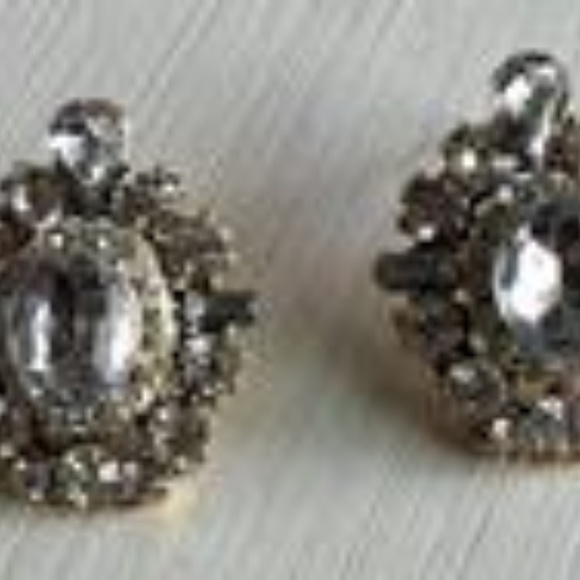 Boutique Collection Earrings - Picture 4 of 4